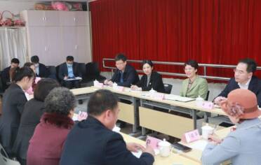 孔凡萍参加指导基层组织生活会